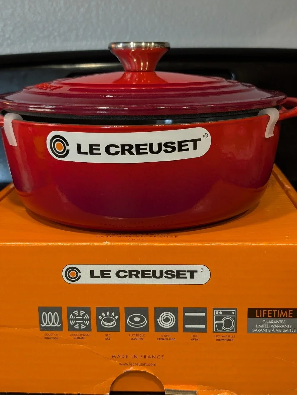 Le Creuset 2.75 Qt. Classic Enameled Cast Iron Shallow Round Dutch Oven - Cerise